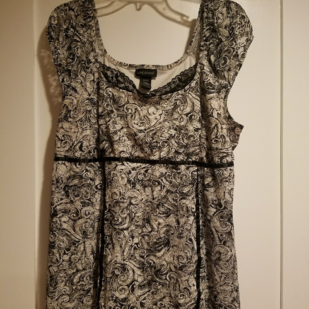Lane Bryant lace cap sleeved top